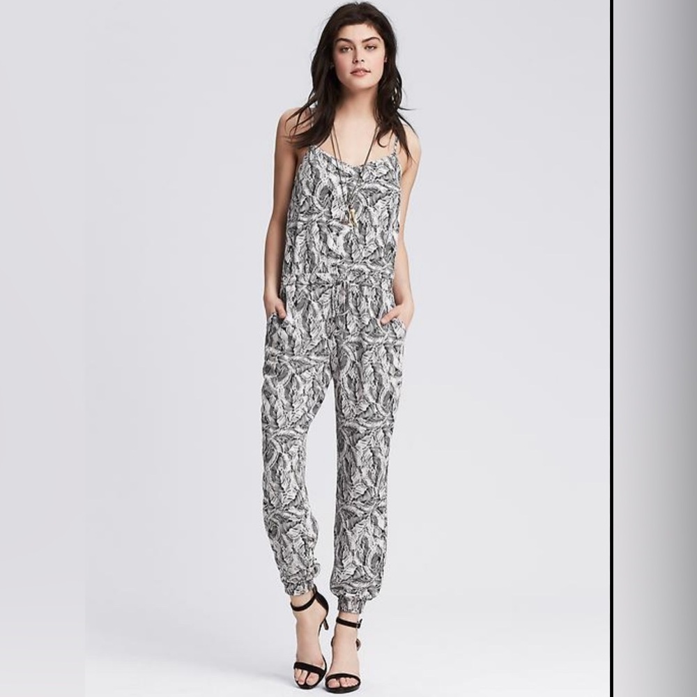 Banana Republic Leaf-Print Drapey Jumpsuit Black And White Drawstring Waist 4